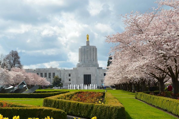 Oregon state capitol building